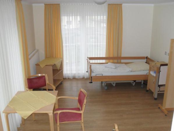 Privates Seniorenzentrum mit stationärer Pflege, Kurzzeitpflege und Tagespflege! – Bild 2