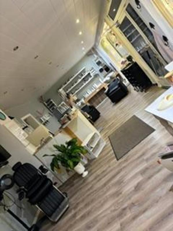 Heller moderner Friseursalon in Monheim am Rhein 40789 abzugeben 112qm,6 Plätze – Bild 3
